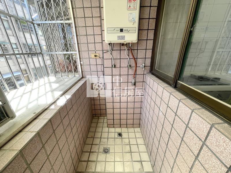 京華富第三房車位房屋室內格局與周邊環境