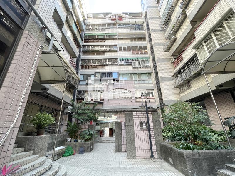 京華富第三房車位房屋室內格局與周邊環境