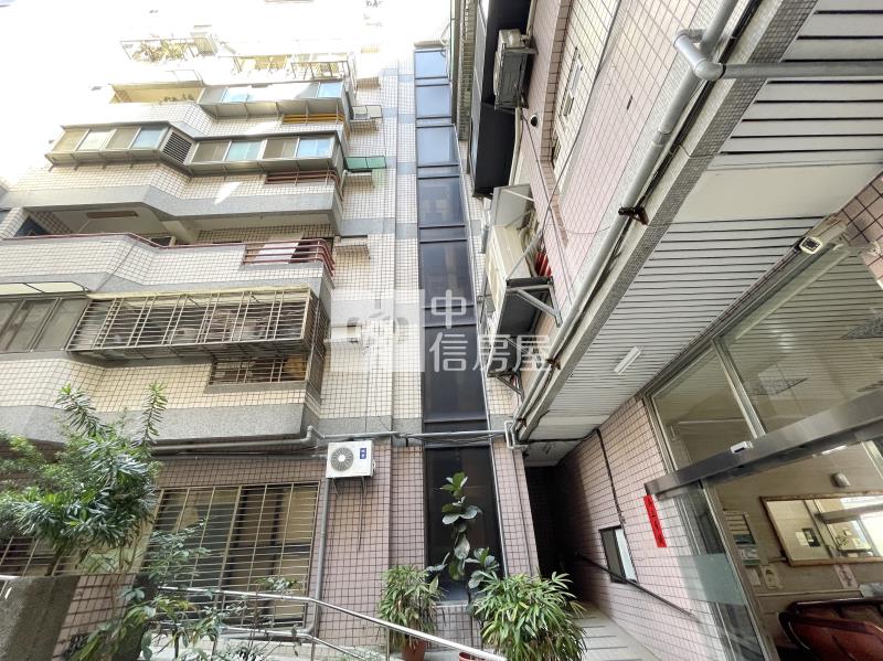 京華富第三房車位房屋室內格局與周邊環境