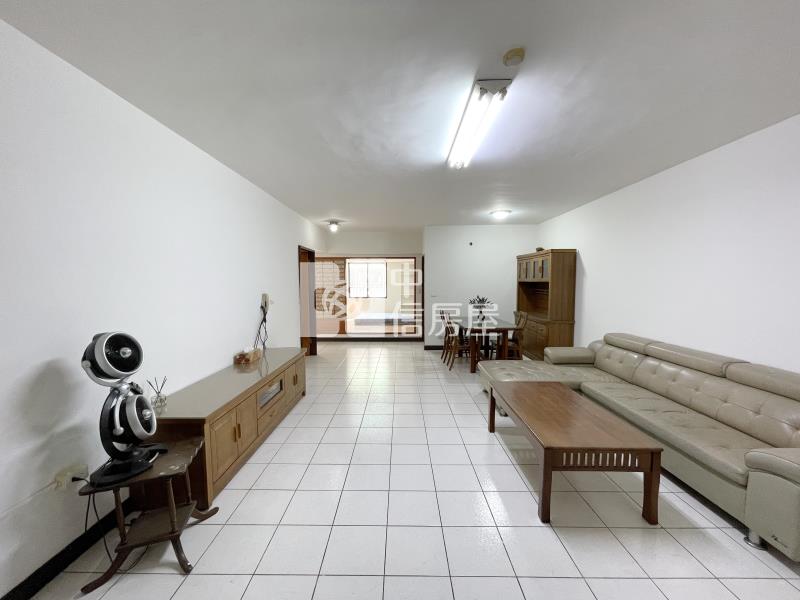 京華富第三房車位房屋室內格局與周邊環境