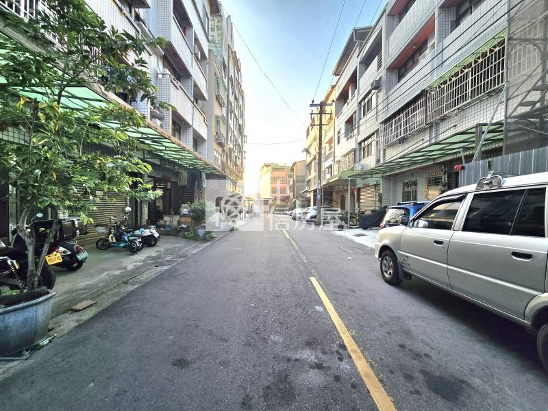 潭子勝利商圈全新電墅房屋室內格局與周邊環境