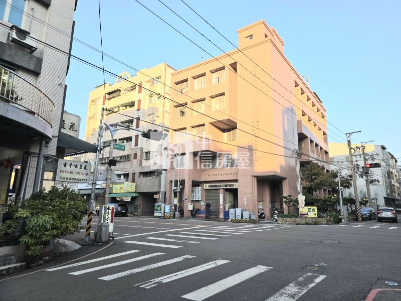 潭子勝利商圈全新電墅房屋室內格局與周邊環境