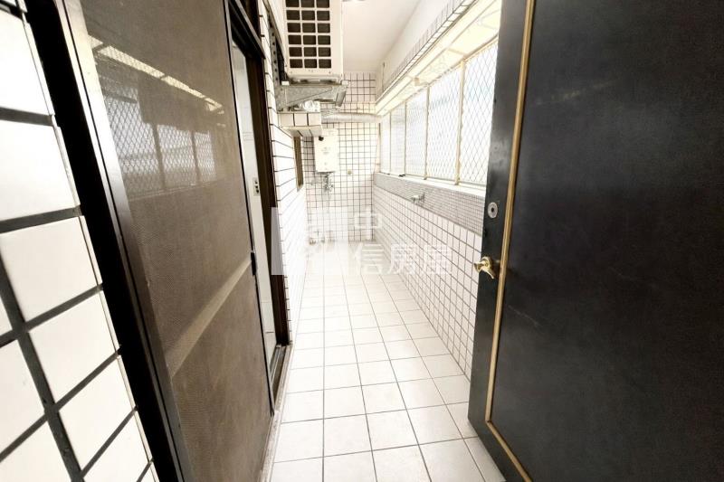 文華高中捷運站6+7樓三房平車房屋室內格局與周邊環境