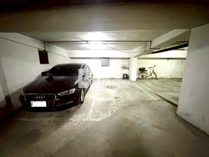 文華高中捷運站6+7樓三房平車房屋室內格局與周邊環境