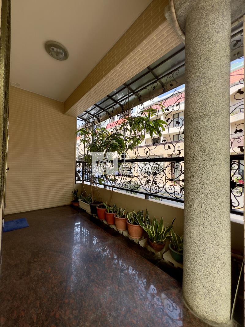 太平長億商圈角間臨路別墅房屋室內格局與周邊環境