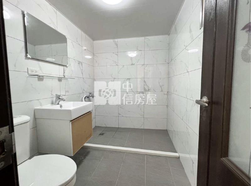 楊梅交流道庭院透天房屋室內格局與周邊環境