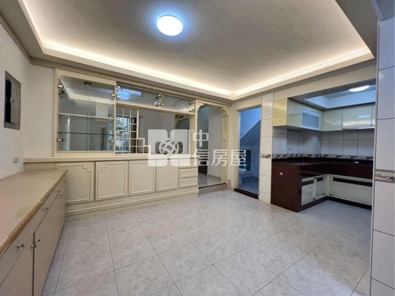 楊梅交流道庭院透天房屋室內格局與周邊環境