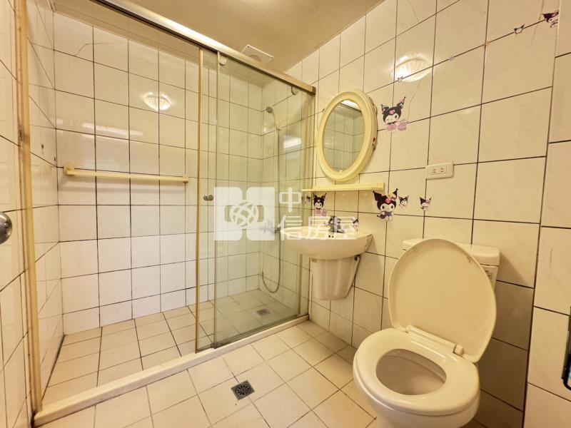 中壢交流道.文化國小旁邊間採光美三房房屋室內格局與周邊環境