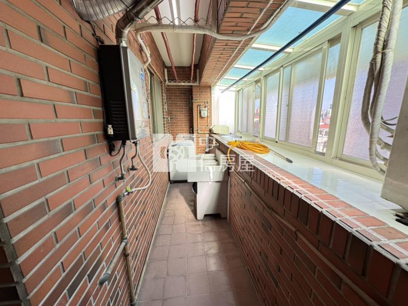 中壢交流道.文化國小旁邊間採光美三房房屋室內格局與周邊環境