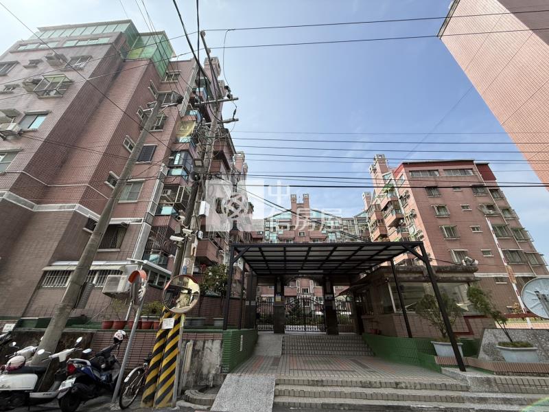 歸仁圓環溫馨三房+車位房屋室內格局與周邊環境