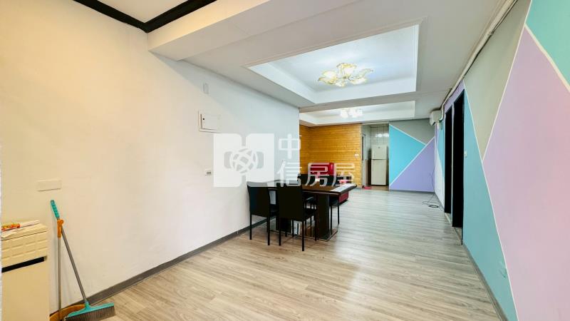 山仔頂稀有一樓美寓門口停車房屋室內格局與周邊環境