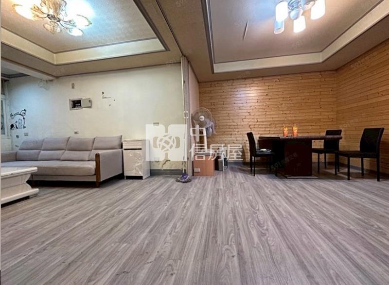 山仔頂稀有一樓美寓門口停車房屋室內格局與周邊環境