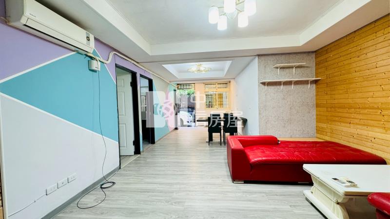 山仔頂稀有一樓美寓門口停車房屋室內格局與周邊環境