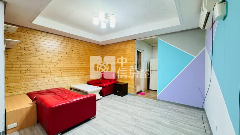 山仔頂稀有一樓美寓門口停車房屋室內格局與周邊環境