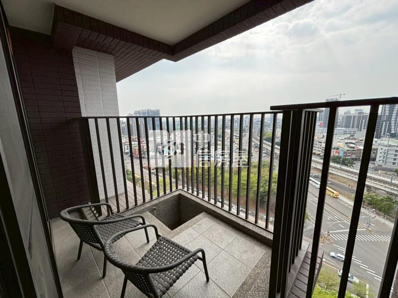 (東方紐約)綠園道旁~東方紐約三房平車高樓視野戶房屋室內格局與周邊環境