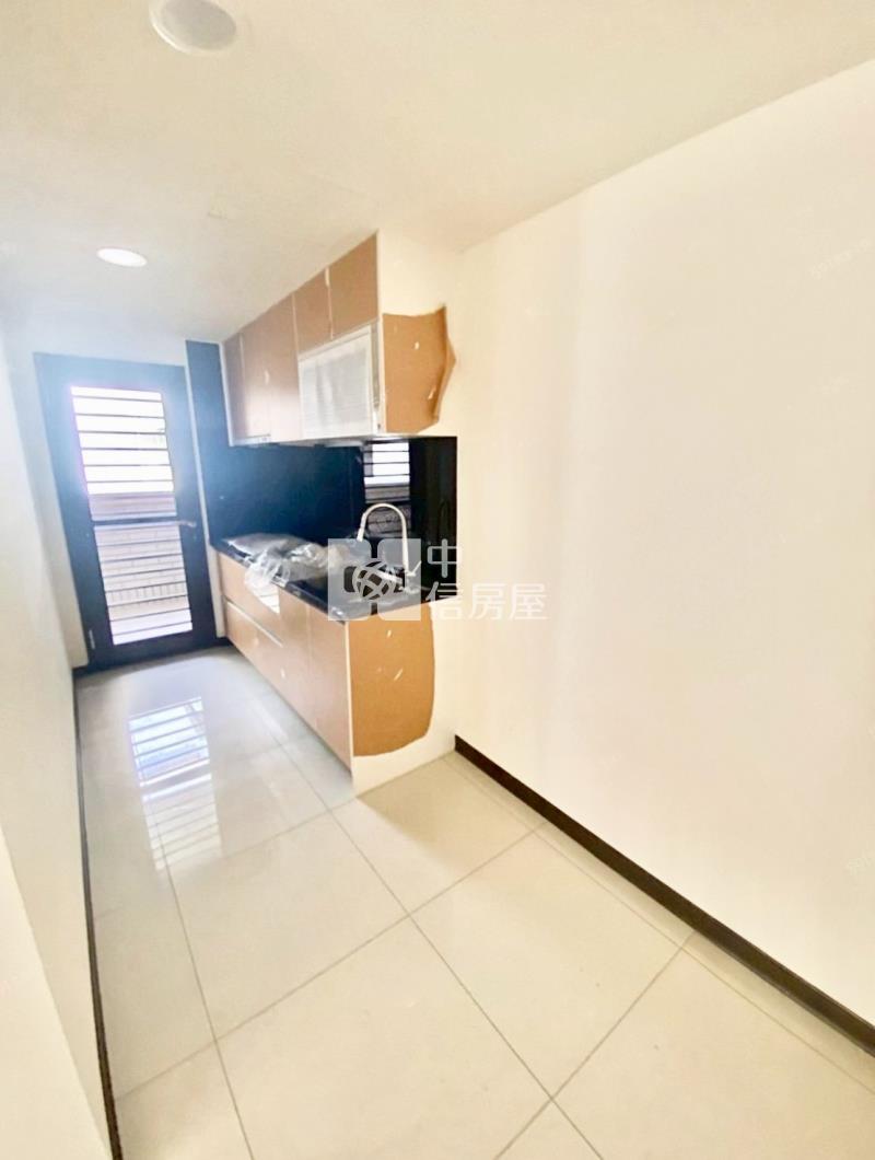 勝麗方程市高樓層兩房兩衛平車房屋室內格局與周邊環境