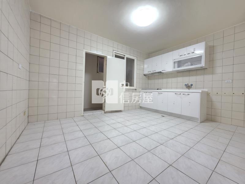 文英街優質美透天房屋室內格局與周邊環境