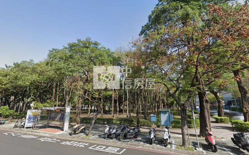 好市多面公園捷運站旁電梯店墅房屋室內格局與周邊環境