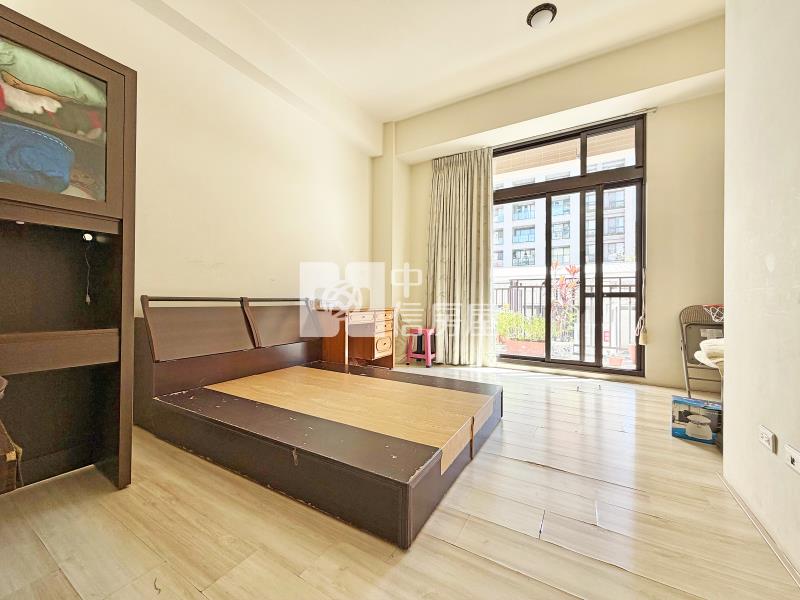 好市多面公園捷運站旁電梯店墅房屋室內格局與周邊環境