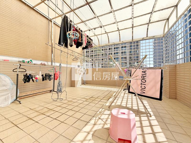 好市多面公園捷運站旁電梯店墅房屋室內格局與周邊環境