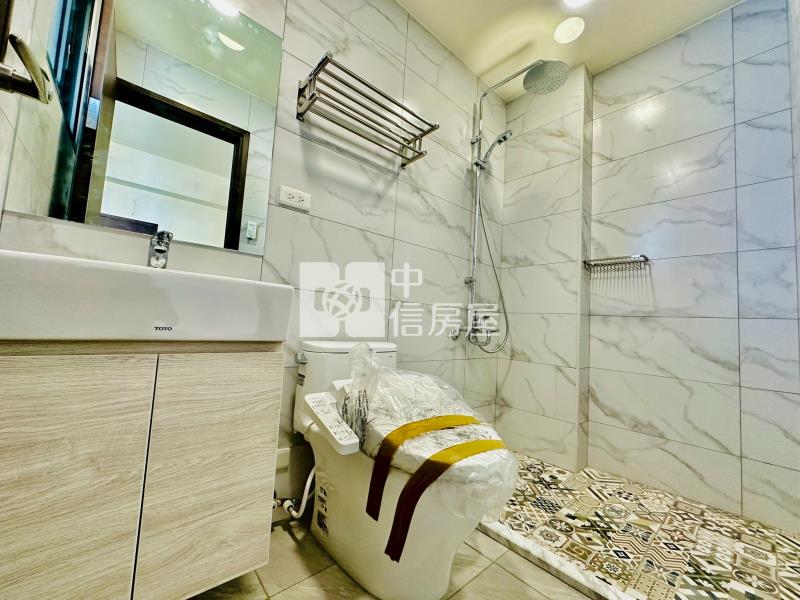 立鼎富域電梯三車B3房屋室內格局與周邊環境