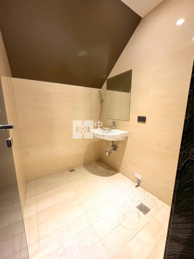 安平79大地坪角窗企業總部店住房屋室內格局與周邊環境