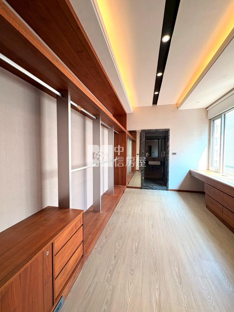 安平79大地坪角窗企業總部店住房屋室內格局與周邊環境