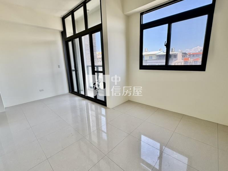 近南崗工業區全新電梯住店房屋室內格局與周邊環境