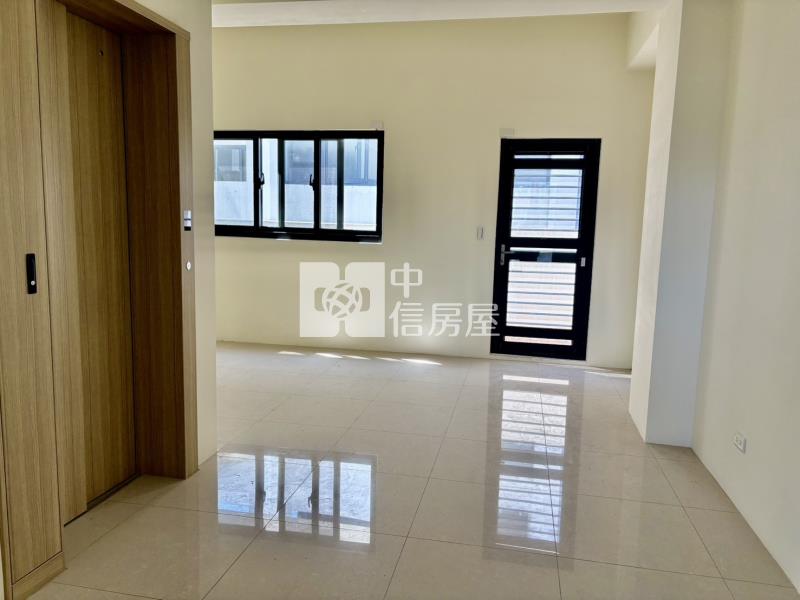 近南崗工業區全新電梯住店房屋室內格局與周邊環境