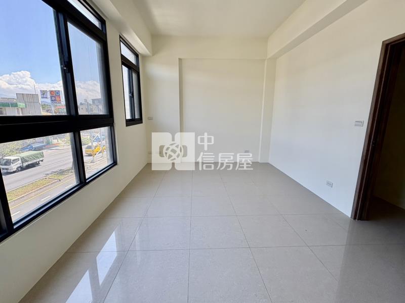 近南崗工業區全新電梯住店房屋室內格局與周邊環境