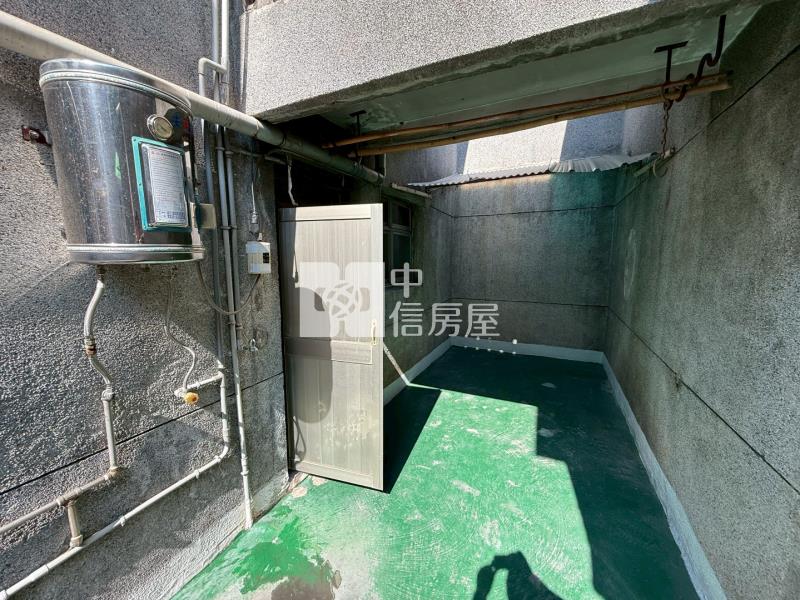 高雄前鎮國中近捷運四房美寓房屋室內格局與周邊環境