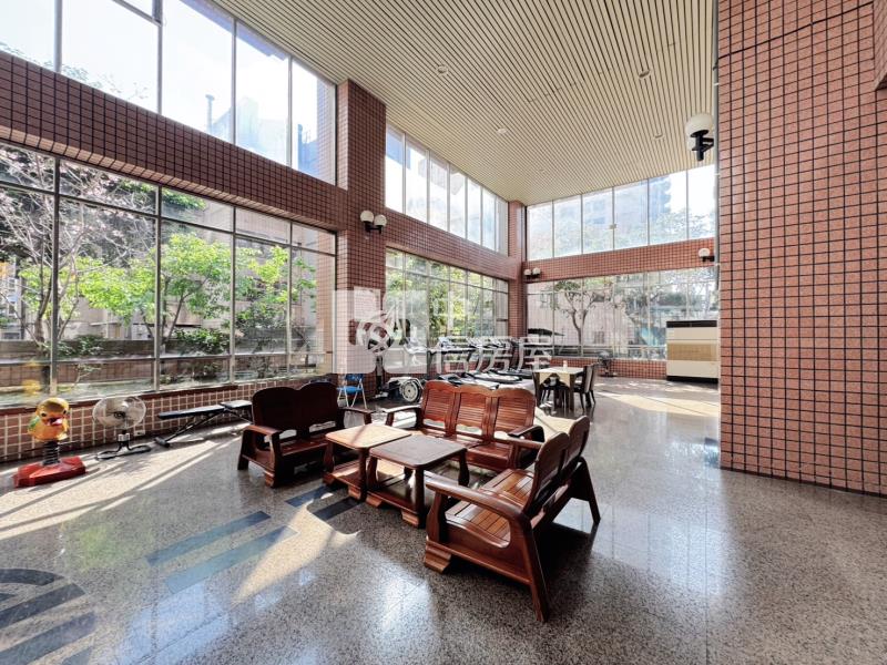 桃園藝文特區精裝3改2房房屋室內格局與周邊環境