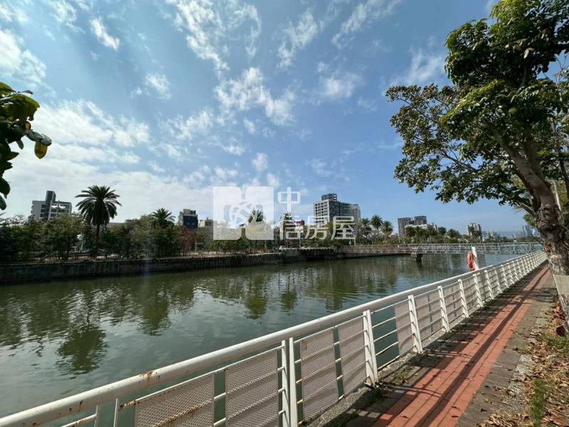 捷運前鎮高中站5樓美寓房屋室內格局與周邊環境