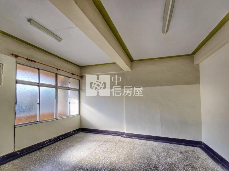 鹽埕路商圈正路面店住透天房屋室內格局與周邊環境