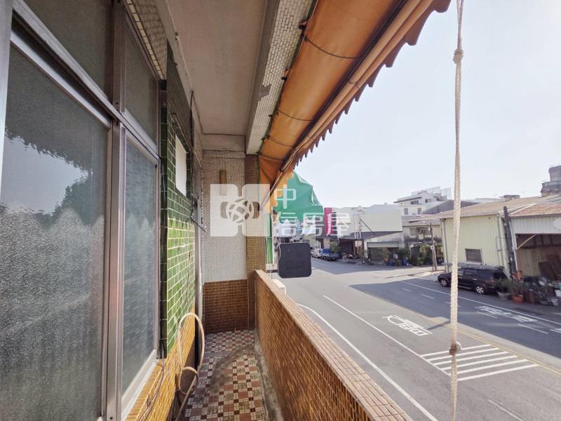 鹽埕路商圈正路面店住透天房屋室內格局與周邊環境