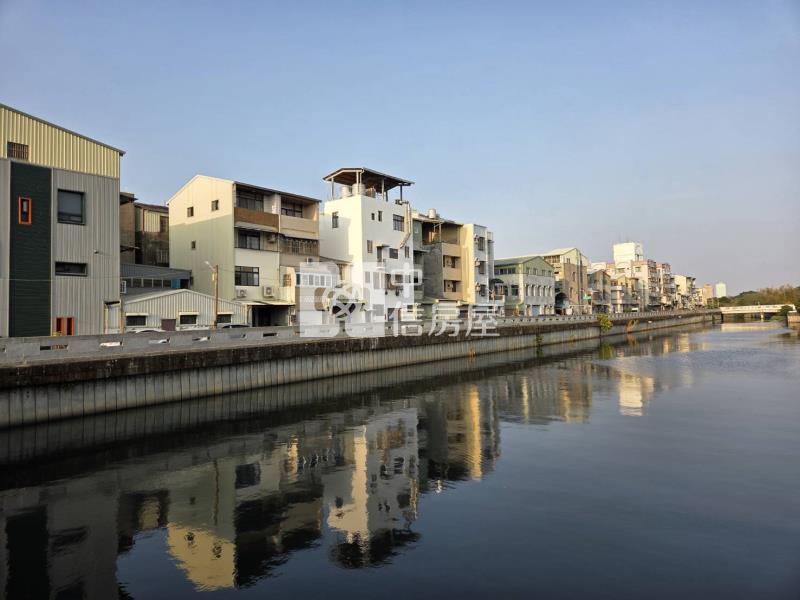 鹽埕路商圈正路面店住透天房屋室內格局與周邊環境