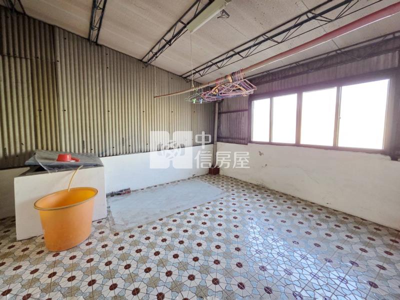 鹽埕路商圈正路面店住透天房屋室內格局與周邊環境