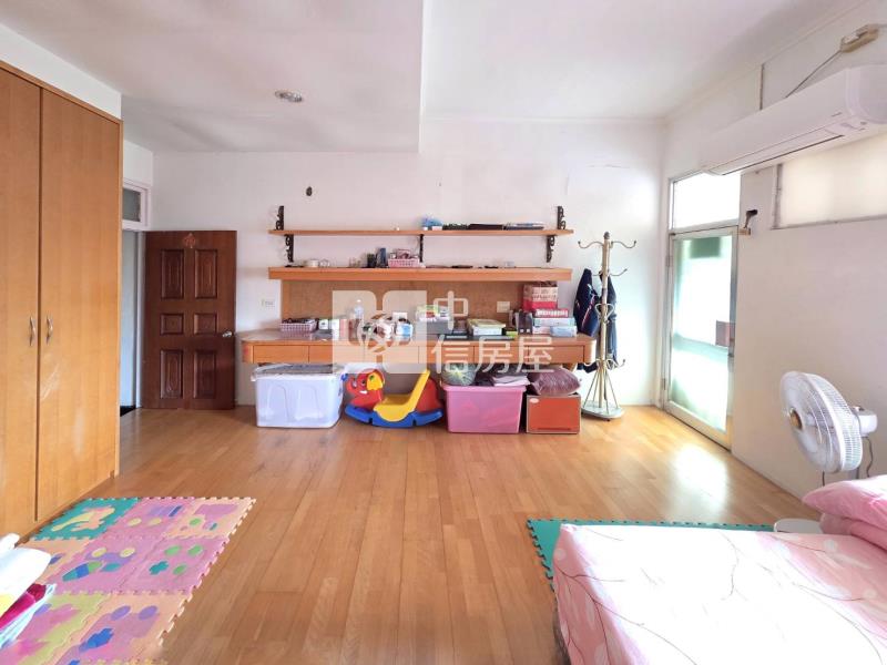 鹽埕路商圈正路面店住透天房屋室內格局與周邊環境