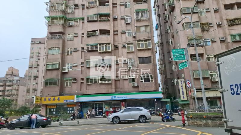 青山綠水比佛利1+2樓黃金店面房屋室內格局與周邊環境