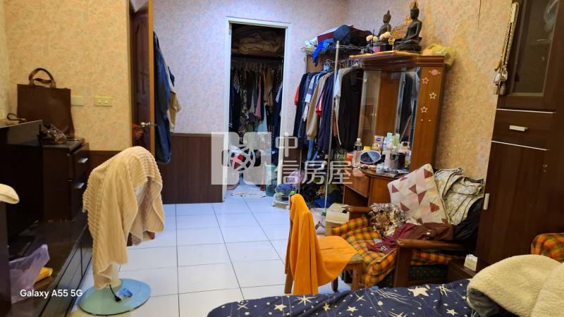 青山綠水比佛利1+2樓黃金店面房屋室內格局與周邊環境