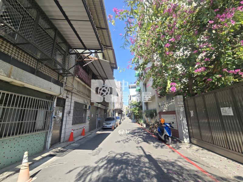 台中車站旁大面寬透天房屋室內格局與周邊環境