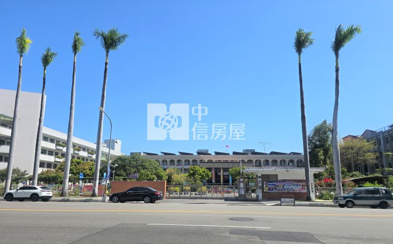 台中車站旁大面寬透天房屋室內格局與周邊環境