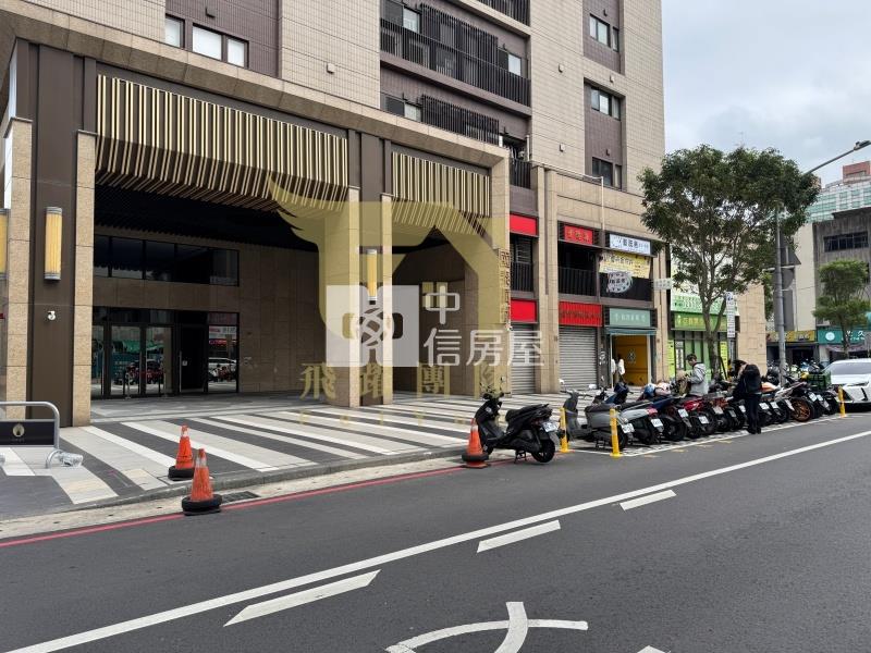 桃園站前 國泰賦都 景觀2房車｜穩定收租中房屋室內格局與周邊環境