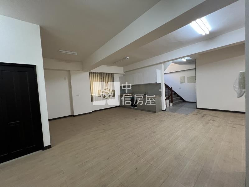 新市大營臨省道超大電梯店面房屋室內格局與周邊環境