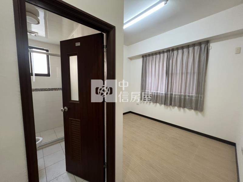 新市大營臨省道超大電梯店面房屋室內格局與周邊環境