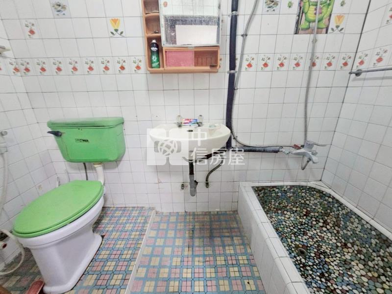 善化麥當勞旁活巷邊間美透天房屋室內格局與周邊環境