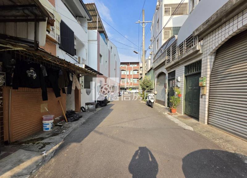 善化麥當勞旁活巷邊間美透天房屋室內格局與周邊環境