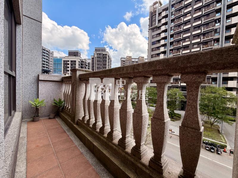 過嶺🌿7年屋「宜雄瓏耀」質感大兩房車雙衛浴開窗房屋室內格局與周邊環境