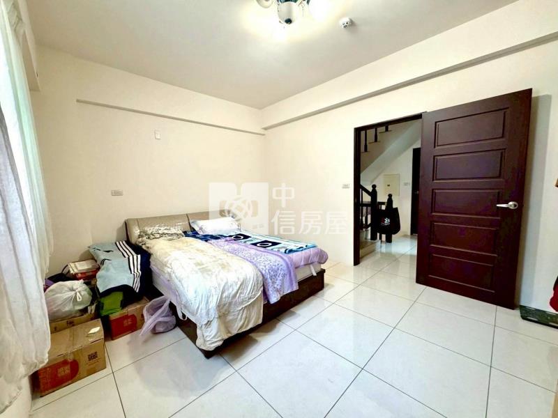 大雅路尾番路才3年屋齡店墅房屋室內格局與周邊環境