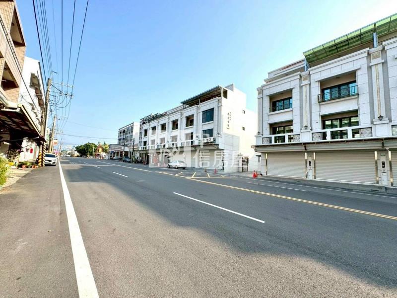 大雅路尾番路才3年屋齡店墅房屋室內格局與周邊環境